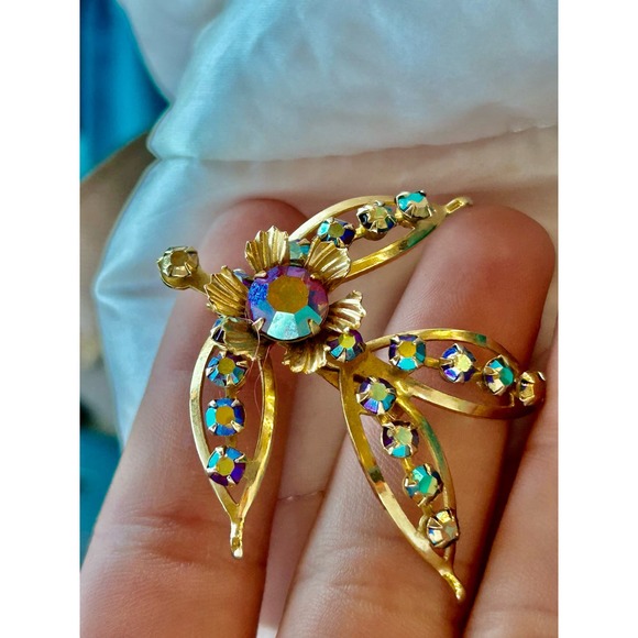 Vintage Gold Tone Rainbow Aurora Borealis Crystal Rhinestone Floral Brooch Pink - Picture 5 of 11